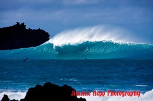 A perfect wave breaks on the south shore of Maui at La Perouse