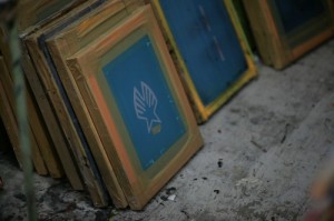 Here is an Ezzy logo silkscreen.