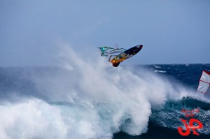 Throwing a back loop off the lip on an Ezzy pro to.