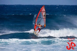 Coming around in a taka on a 4-batten prototype.