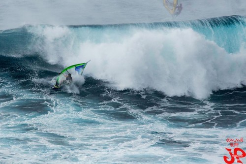 Hard crash at Jaws